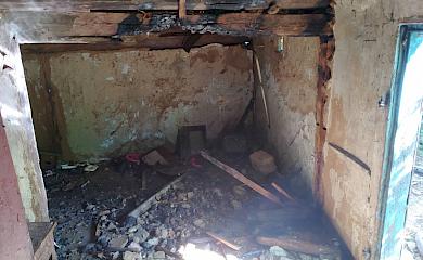 Рятувальники ліквідували загорання сміття у недіючому будинку в Обухові