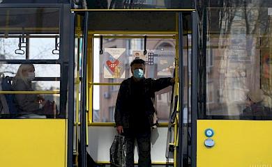 Попри погіршення епідемситуації громадський транспорт зупиняти не будуть