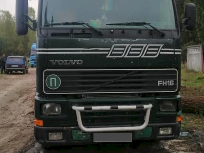 Поліція Обухівщини вилучила незаконно зрубану деревину