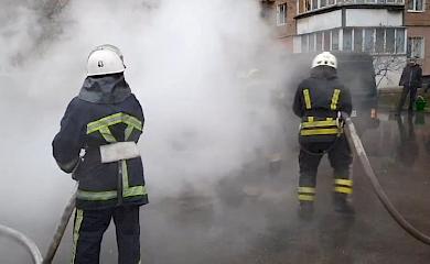 В Обухові вогнеборці загасили пожежу в авто