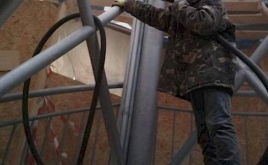 На Столичному шосе розпочався ремонт пішохідного мосту