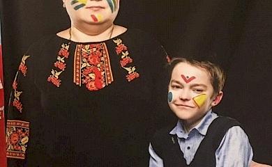Мама обухівчанина з орфанним захворюванням розповіла про боротьбу за життя сина