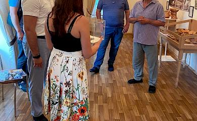 Музей на Обухівщині отримав старовинні трипільські нитки