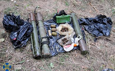 В Обуховском районе обнаружили схрон с оружием