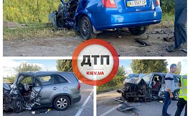 В ДТП под Обуховом погибли 2 человека: тела вырезали