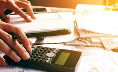 Налоги ежемесячно: Кабмин ищет деньги на пенсии