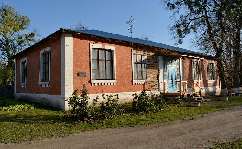 Мала Вільшанка: церква і училище