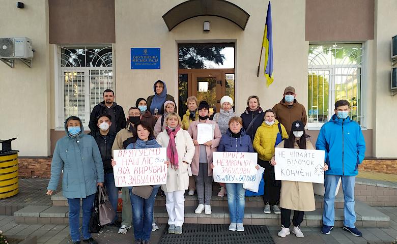 Обухов против "строительства на крови" - мэру города передали подписи