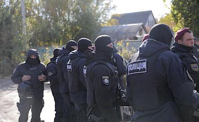 60 обуховских полицейских охраняли особняк Порошенко