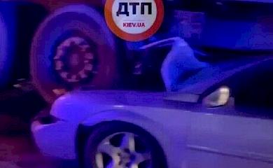 В Обухові авто на швидкості влетіло під фуру