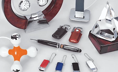 Сувениры с лого и их особенности