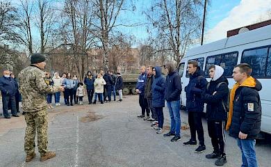Осінній призов в Обухові: юнаків відправили на строкову службу