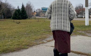В Обухівському районі поліцейські підвезли бабусю