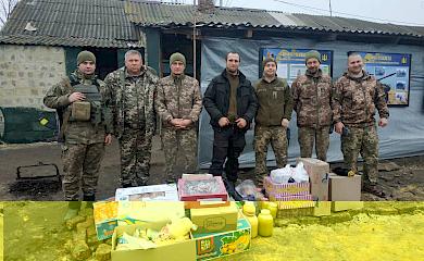 Обухівський район: волонтери з Миронівки порадували земляків на фронті