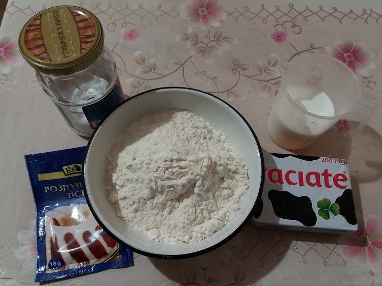 Пирог с зеленым луком и яйцами: простой рецепт