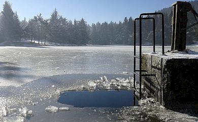 Де на Обухівщині можна безпечно зануритися в ополонку