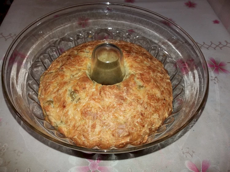 Несолодкий кекс з оливками та травами: рецепт