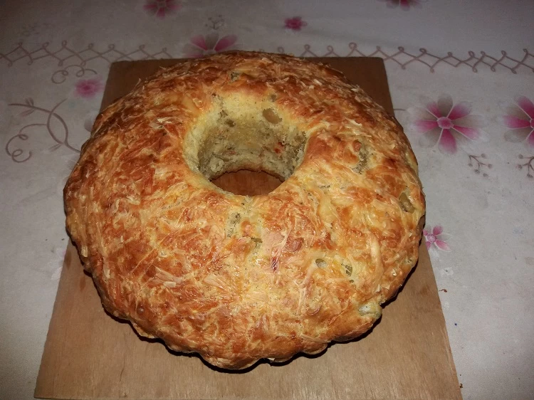 Несолодкий кекс з оливками та травами: рецепт