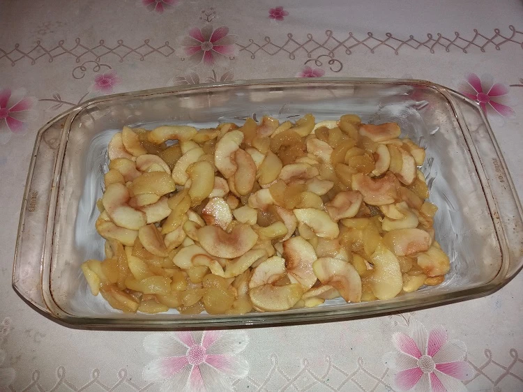 Яблучний крамбл: як приготувати