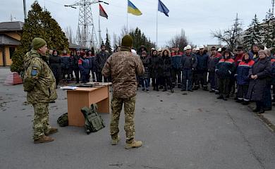 Працівникам Трипільскої ТЕС розповіли про службу в Обухівському тербаті