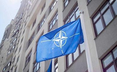 Українці в соцмережах закликають НАТО закрити небо України