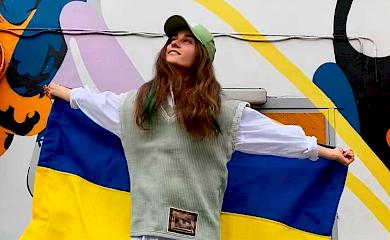 Відома співачка пообіцяла відбудувати Васильків після війни