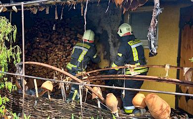 В Обухові загасили пожежу: горіли дрова
