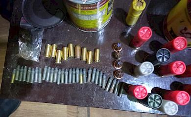 Обухівський район: поліцейські вилучили набої і наркотики