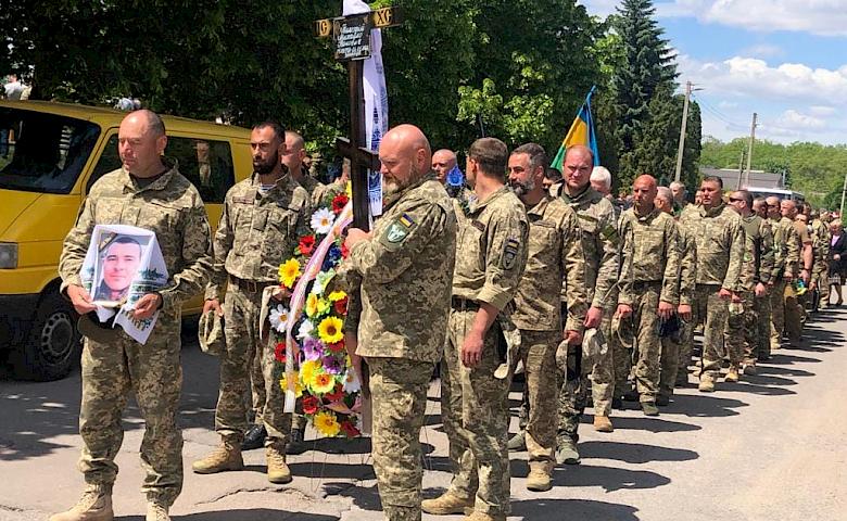 Обухівська громада попрощалася із загиблим на Донбасі бійцем