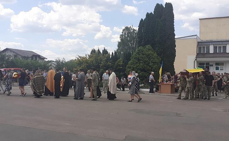 Обухів провів в останню путь бійця