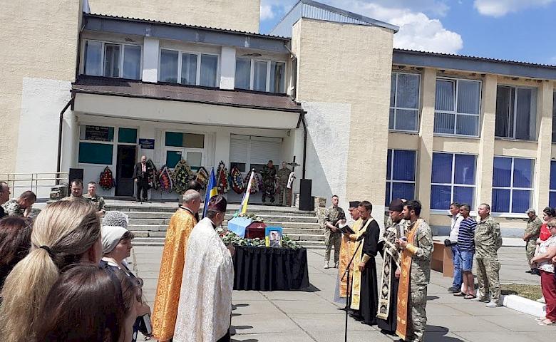 Обухів провів в останню путь бійця