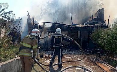 У Ржищеві горіли господарча споруда і гараж