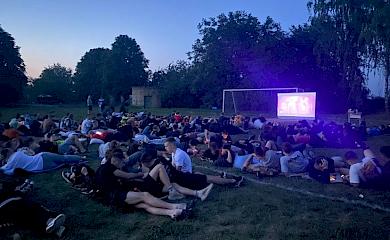 У Ржищеві організували кінолекторій під відкритим небом