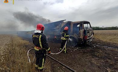 На Обухівщині пожежники врятували поле пшениці