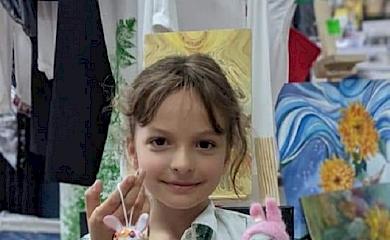 Юна обухівчанка створила "Бавовнятко"
