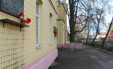 Змія обухівської освіти: від голови до хвоста