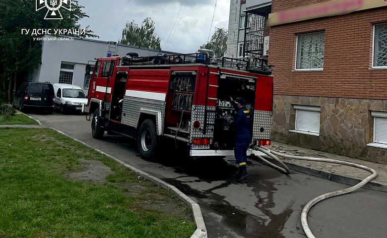 Під час пожежі в Обухові евакуювали 10 чоловік