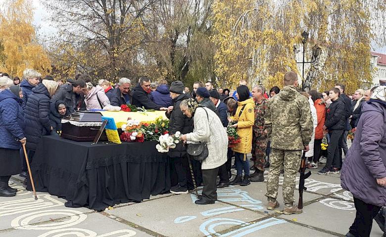 Обухівська громада попрощалася із загиблим бійцем у Красній Слобідці
