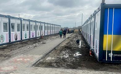 У Василькові триває будівництво модульного містечка для переселенців