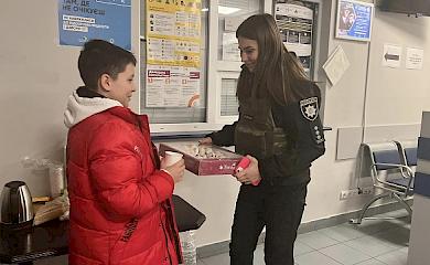 В Обухівській поліції відвідувачів частують чаєм з печивом