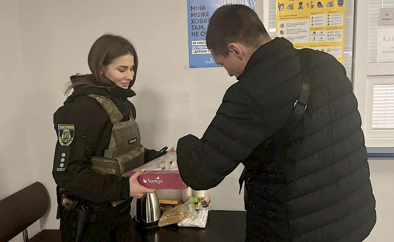 В Обухівській поліції відвідувачів частують чаєм з печивом