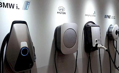 Зарядное устройство для электромобиля: что это, виды, как установить