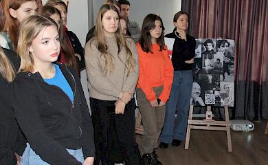 У Кагарлицькому музеї проходить артвиставка &laquo;За що вмирають українці&raquo;
