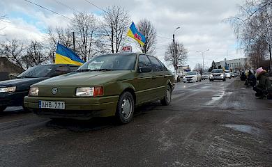 Коридором шани миронівчани зустріли загиблого бійця
