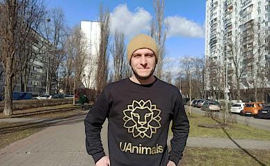 Киянин пробіг півмарафон, щоб підтримати собак-рятувальників
