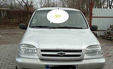 Обухівські волонтери зібрали на авто для "стрільців": машина чекає на відправку