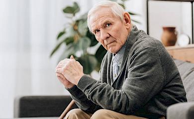 Как известить пожилого человека о потере близкого: советы Минздрава