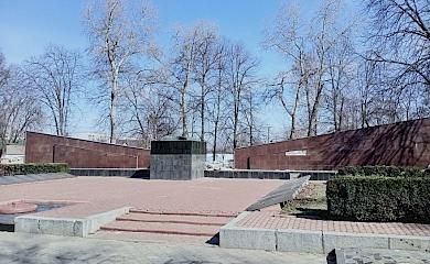 В Борисполе демонтируют Мемориал Славы