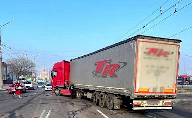 В Білій Церкві зіткнулись легковик та вантажівка: є постраждалі
