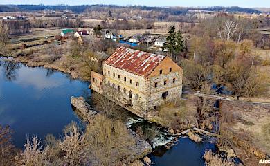 Фотограф поділився свіжими світлинами живописного водяного млина